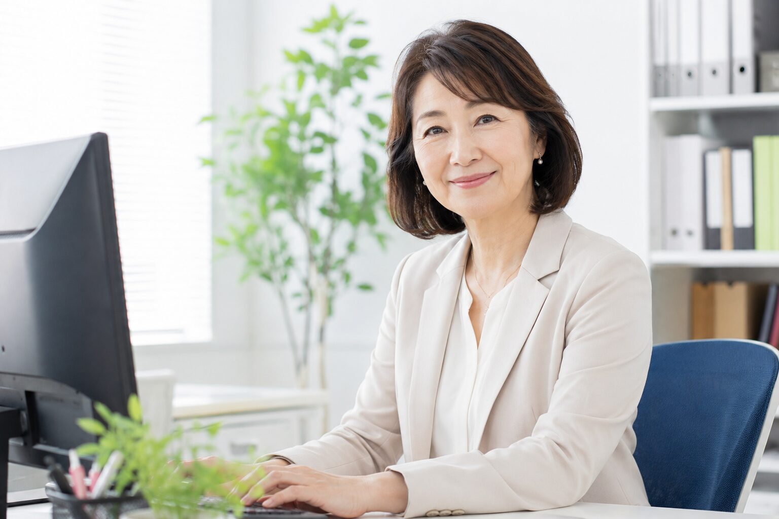 定年退職3年前に始めた「海外養老保険×ドバイ債券×事業投資」の分散投資｜姉妹紹介で実現した410万円3軸ポートフォリオ
