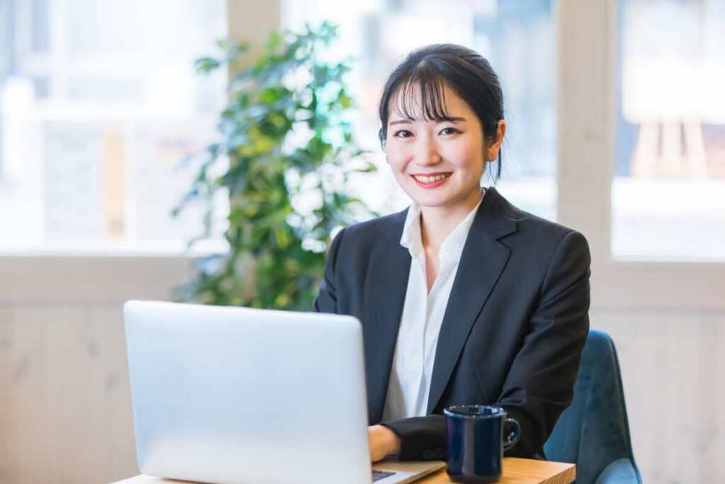 30代女性 大阪市在住生命保険会社（事務）勤務　ソニー生命の「USD建て終身保険」を解約して「海外養老保険」に加入された事例