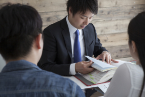 【相談実例】投資経験がほとんどない30代会社員が、なぜ海外積立投資（元本確保型プラン）を選んだ？その２つの理由
